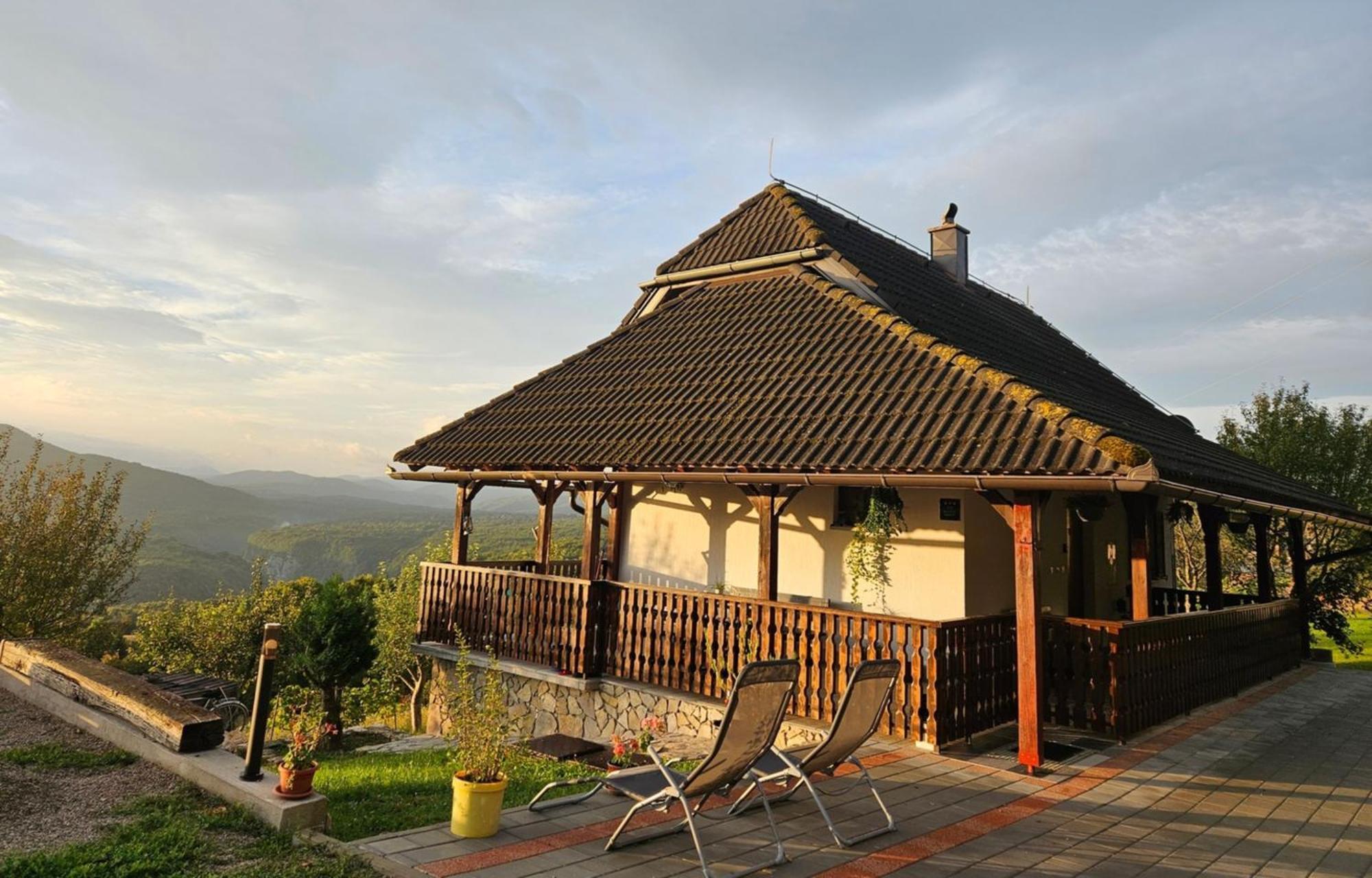 Вилла Cozy House Zivko With Balcony Плитвицкие озёра Экстерьер фото